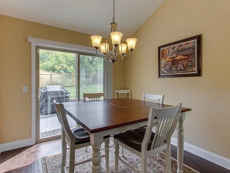 Breakfast nook