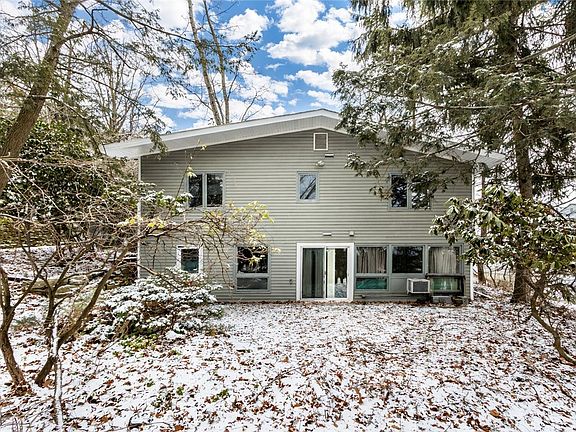 4th image of 1180 Chestnut St