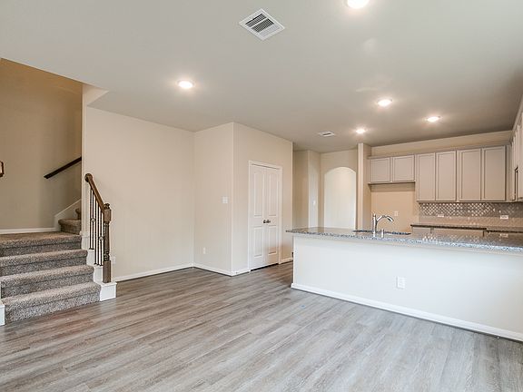 5th image of 474 Terra Vista Cir