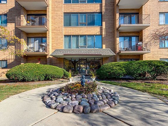 2nd image of 1747 W Crystal Ln Unit 307