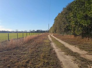 5432 Woodpecker Rd, Milton, FL 32570