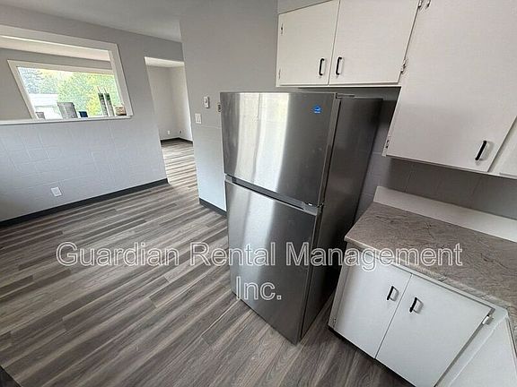 3rd image of 140 Frederica St E Unit 3