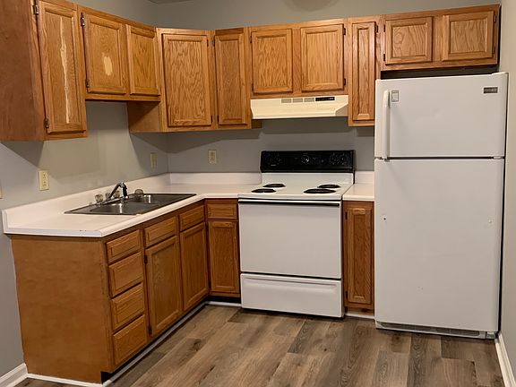 5th image of 431 Jason Dr APT 2