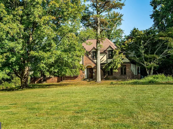 6 Westtown Rd, West Chester, PA 19382