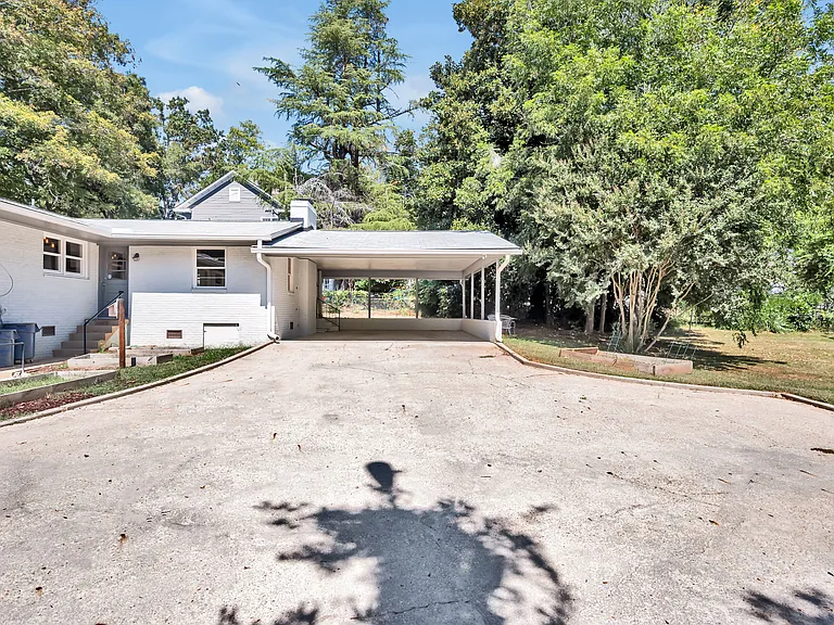 316 Hillsboro St — Photo 35