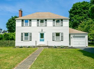 96 Rogers Pkwy, Rochester, NY 14617