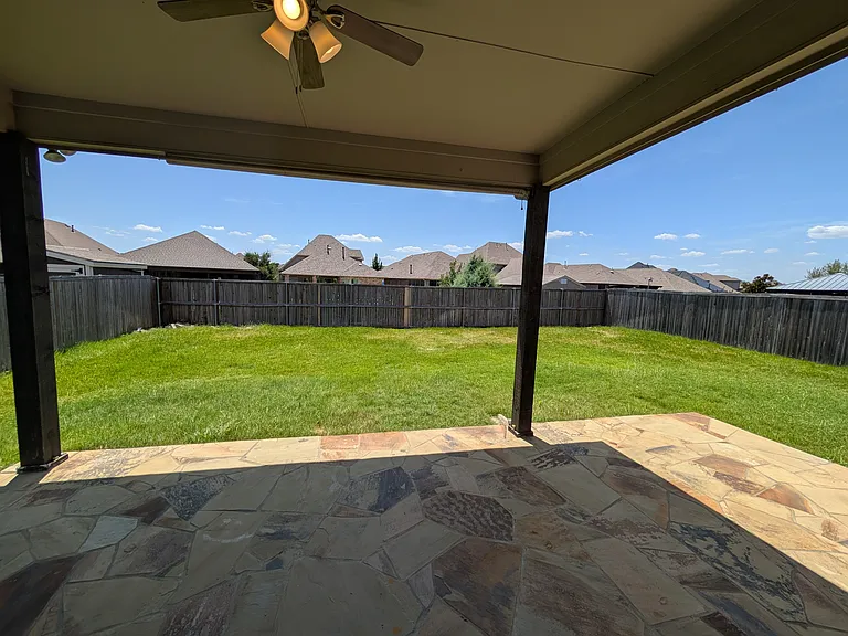 591 Deverson Dr — Photo 27
