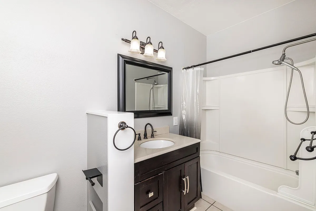 Building Photo - 91-649 Puamaeole St #31D