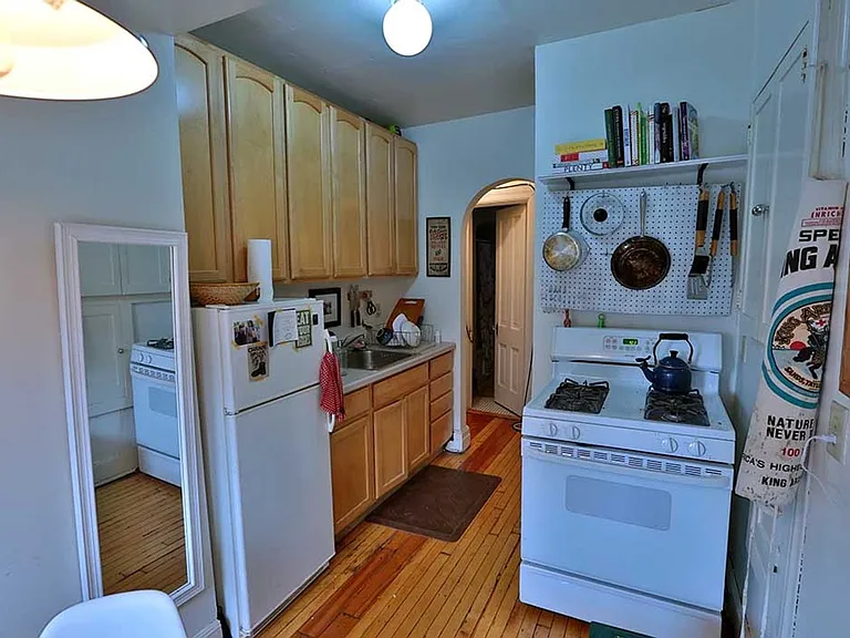128 W Gilman St — Photo 2