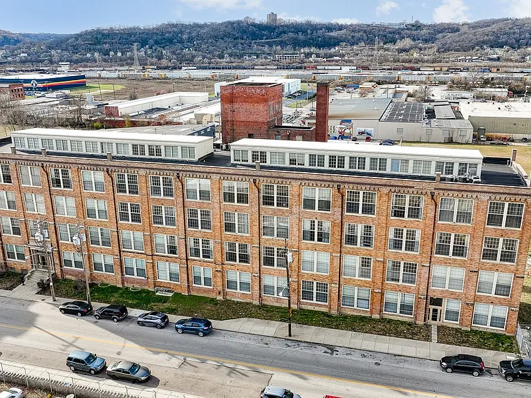 Machine Flats — Photo 2