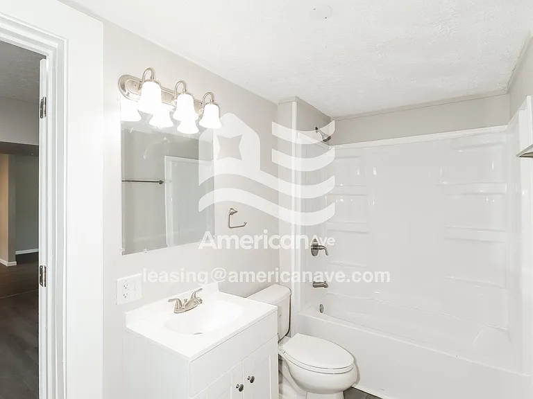 1581032_012_wm_-_bathroom_12935206.jpg