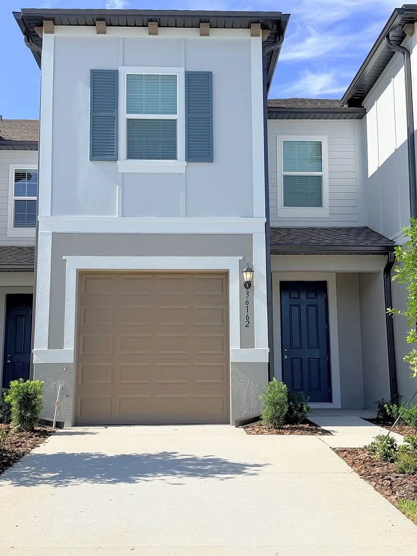New Construction Townhome for Rent — Photo 2