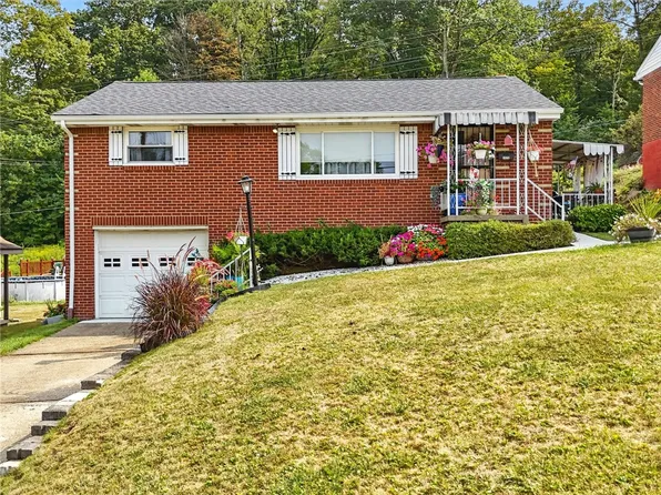 5020 Aspen St, West Mifflin, PA 15122