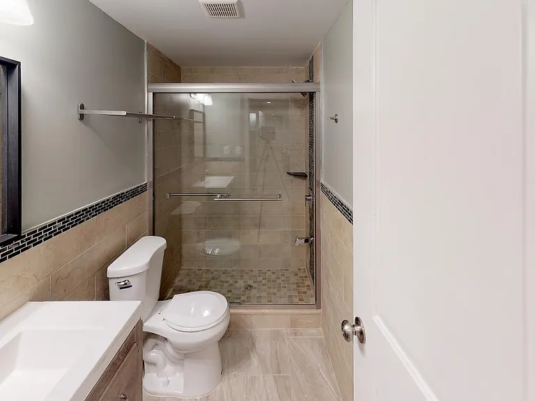 744 S 9th St — Photo 5