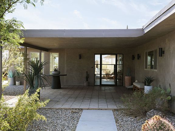 3rd image of 59856 Sun Mesa Dr