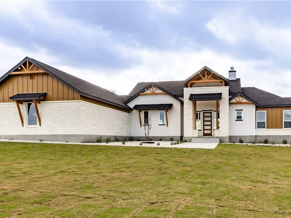 104 Hondo Vis, La Vernia, TX 78121