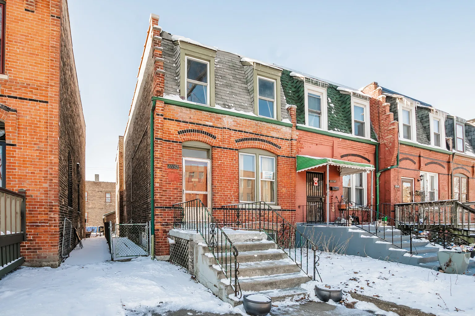 11152 S Langley Ave photo 1