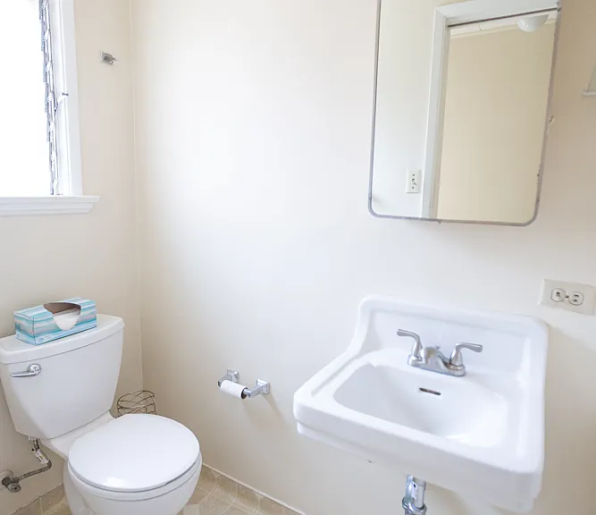 452 W Wilson Ave — Photo 16