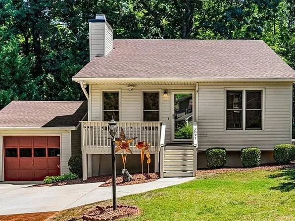 5021 Mereworth Ct, Winston Salem, NC 27104