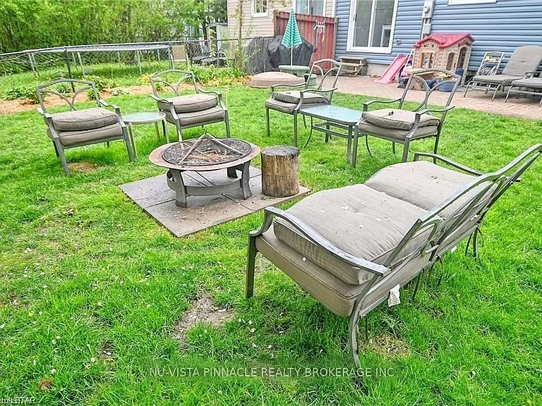 7 Ranchwood Cres — Photo 33