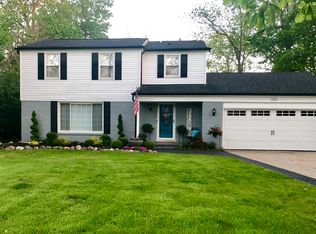 7581 Ferry Rd, Grosse Ile, MI 48138