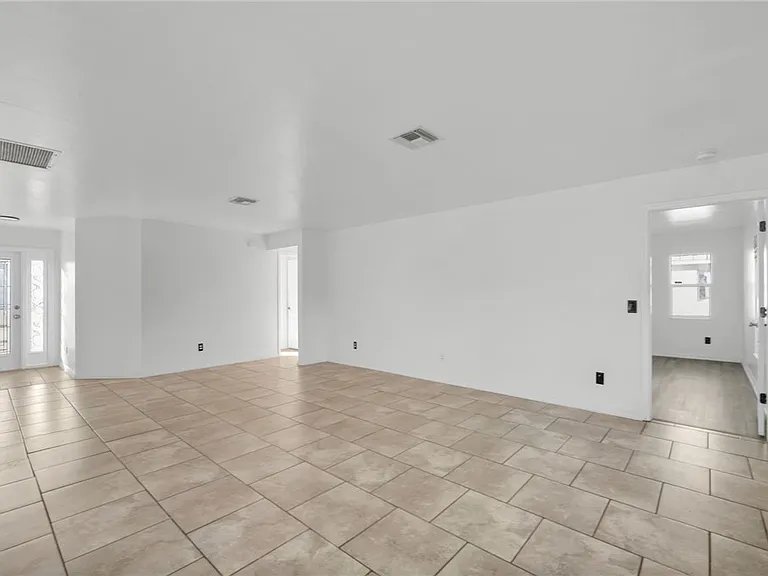918 Acroft Ave — Photo 5
