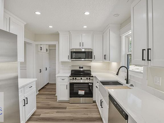 4th image of 55 Mahan St