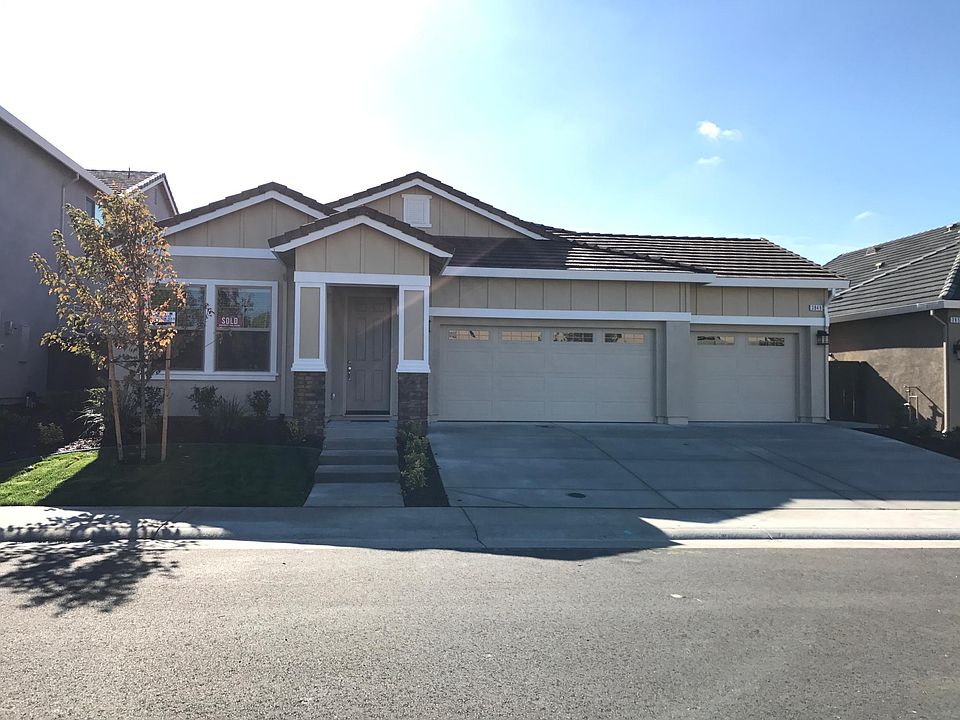 2nd image of 3849 Fenway Cir