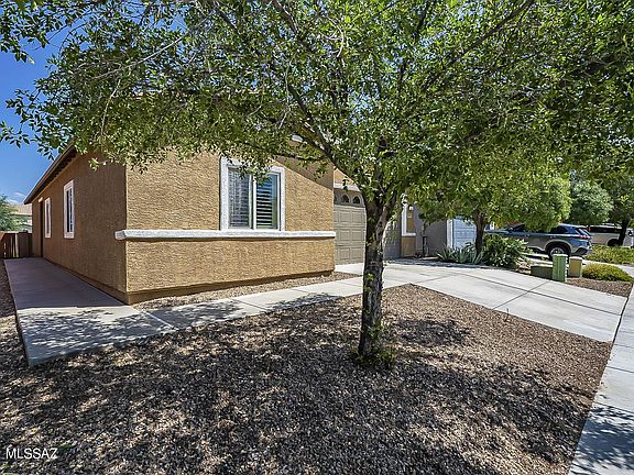 3rd image of 5075 E Kittentails Dr