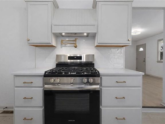 2nd image of 307 SE 7th St