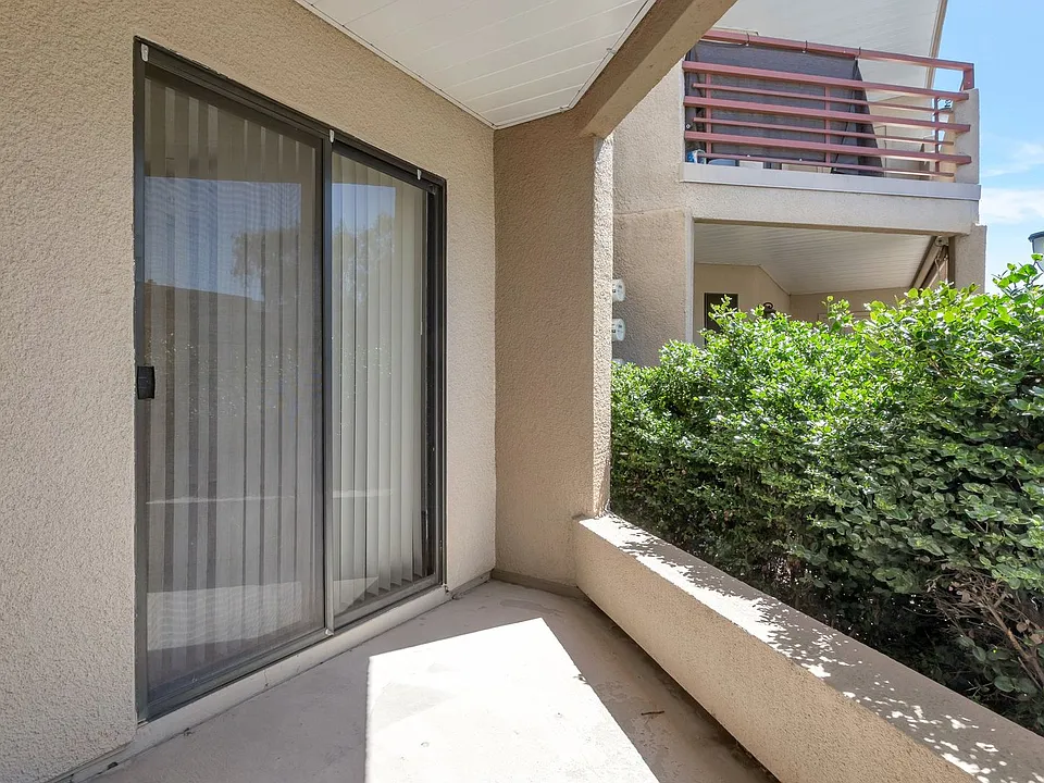 4850 E Desert Cove Ave #102