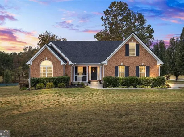 1241 Blue Springs Dr, Loganville, GA 30052