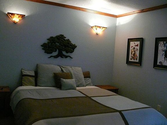 King size bed with memory foam mattress