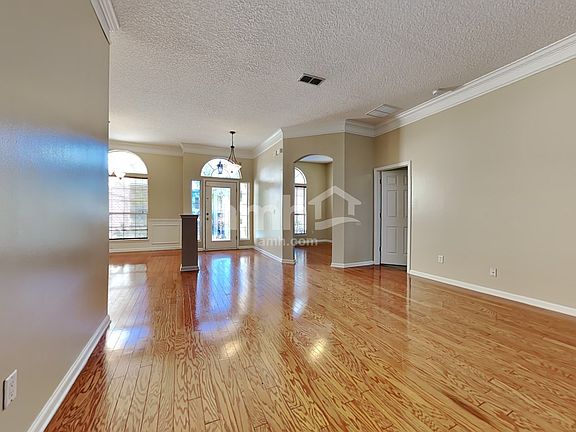 5th image of 821 Templeton Ln
