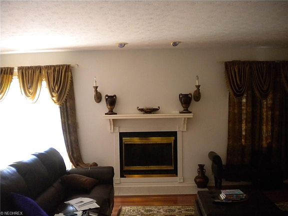 2nd image of 5321 White Swan Ct