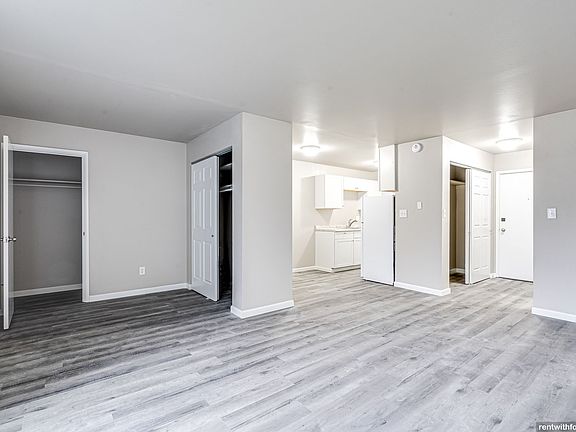 3rd image of 409 S Webster Ave #433-207