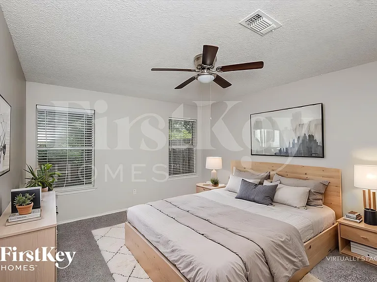 7956 Clear Brook Cir — Photo 12