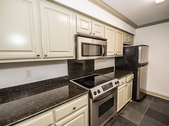 4th image of 112 Hillside Dr APT 54