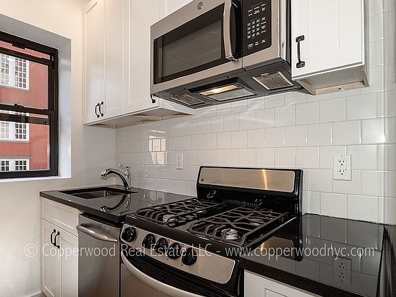 5th image of 430 E 89th St APT 1c
