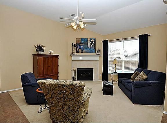 3rd image of 3605 Willow Springs Dr
