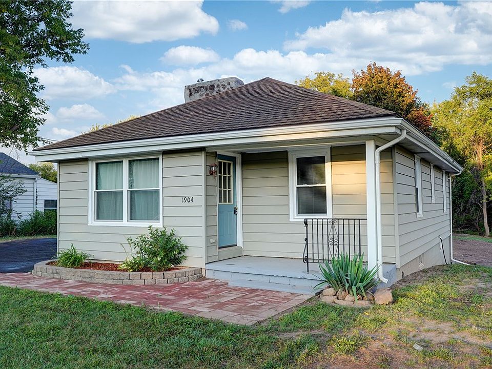 1st image of 1904 Manitou Rd