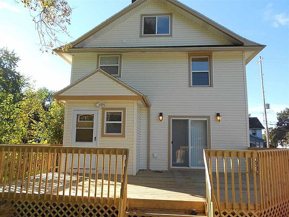 2nd image of 302 E Meadow Heights Ave