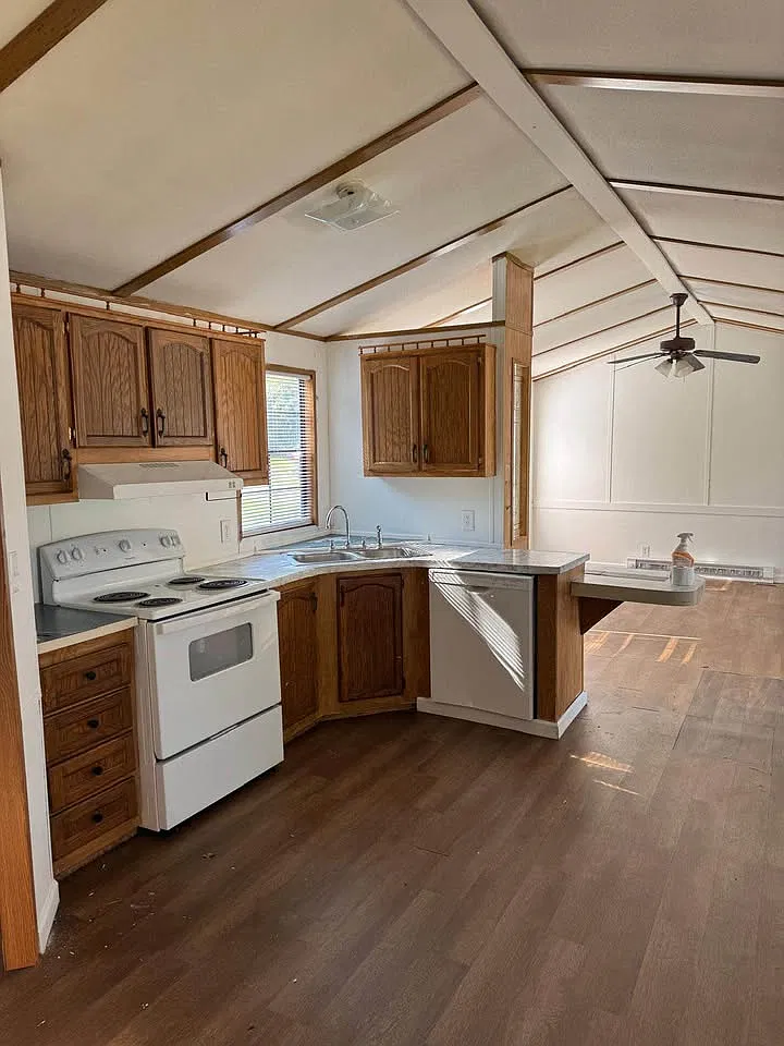 2 bed, 900 sqft, $975 — Photo 3