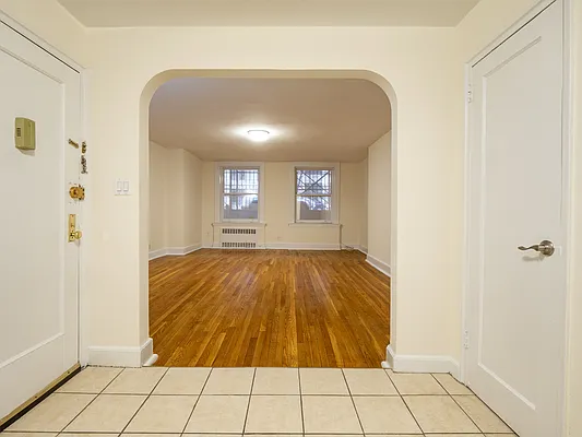 Rented by City Connections Realty | media 11