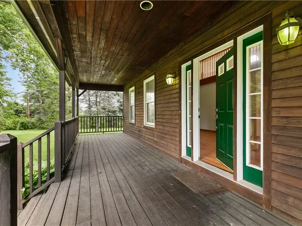 3552 Main Rd, Tiverton, RI 02878