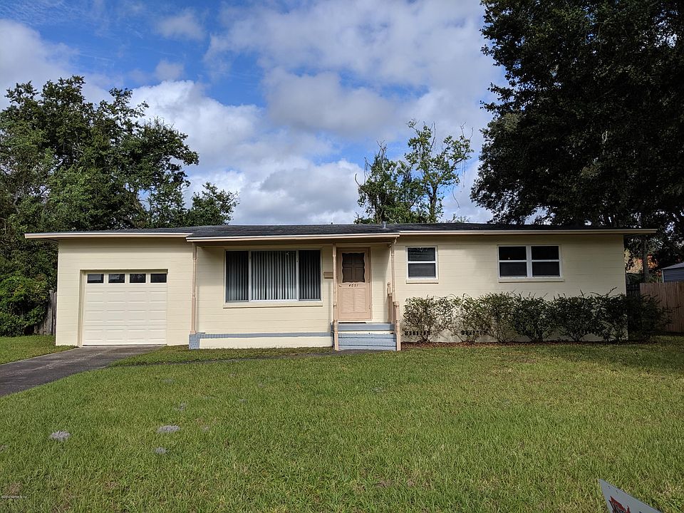 1st image of 4051 Ferrarra St