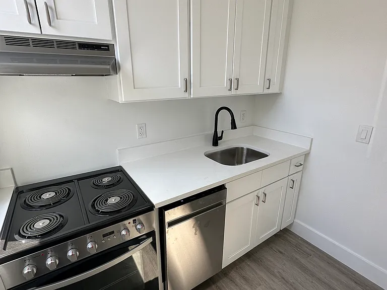 1260 Main St #102 — Photo 3