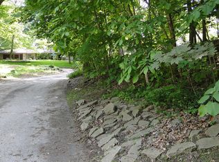 565 Ravine Dr, Valparaiso, IN 46385