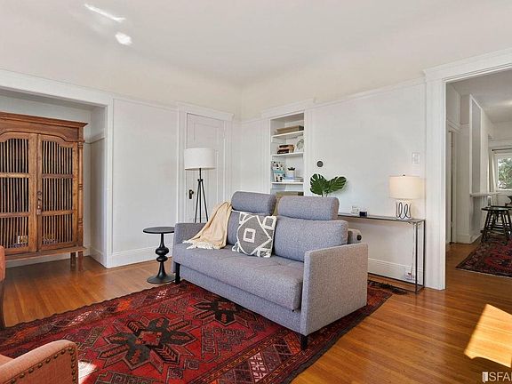 3rd image of 2325 Larkin St #2327