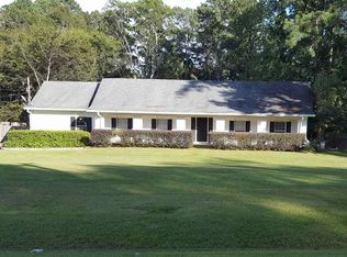 715 Circle Dr, Mendenhall, MS 39114